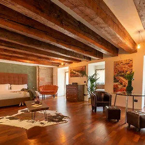 Aurelia Luxury - Piazza Delle Erbe Pensjonat